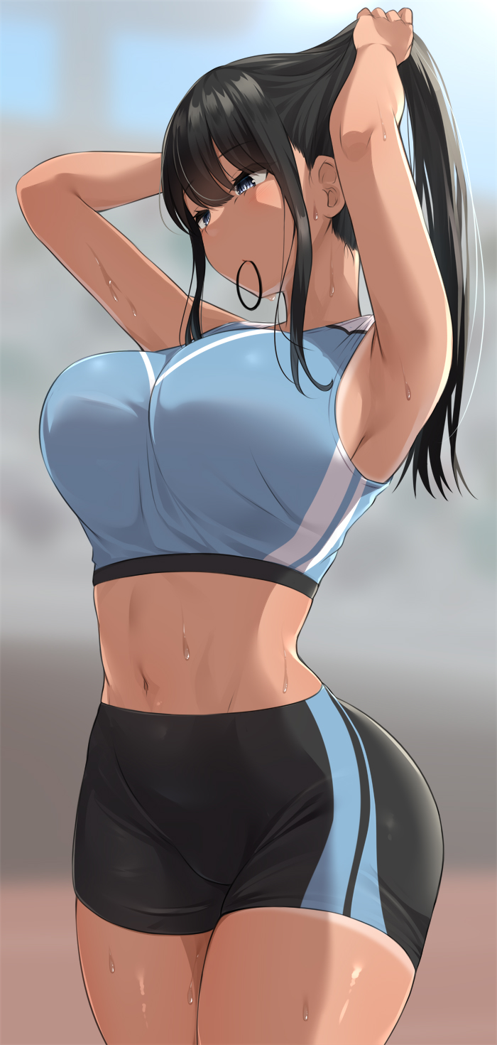 1girl armpits arms_up black_hair black_shorts blue_sports_bra blurry blurry_background breasts commentary_request dark-skinned_female dark_skin hair_between_eyes hair_tie_in_mouth highres large_breasts moruta_(sunu-pio) mouth_hold navel original purple_eyes shorts sidelocks solo sports_bra sportswear standing sweat tying_hair