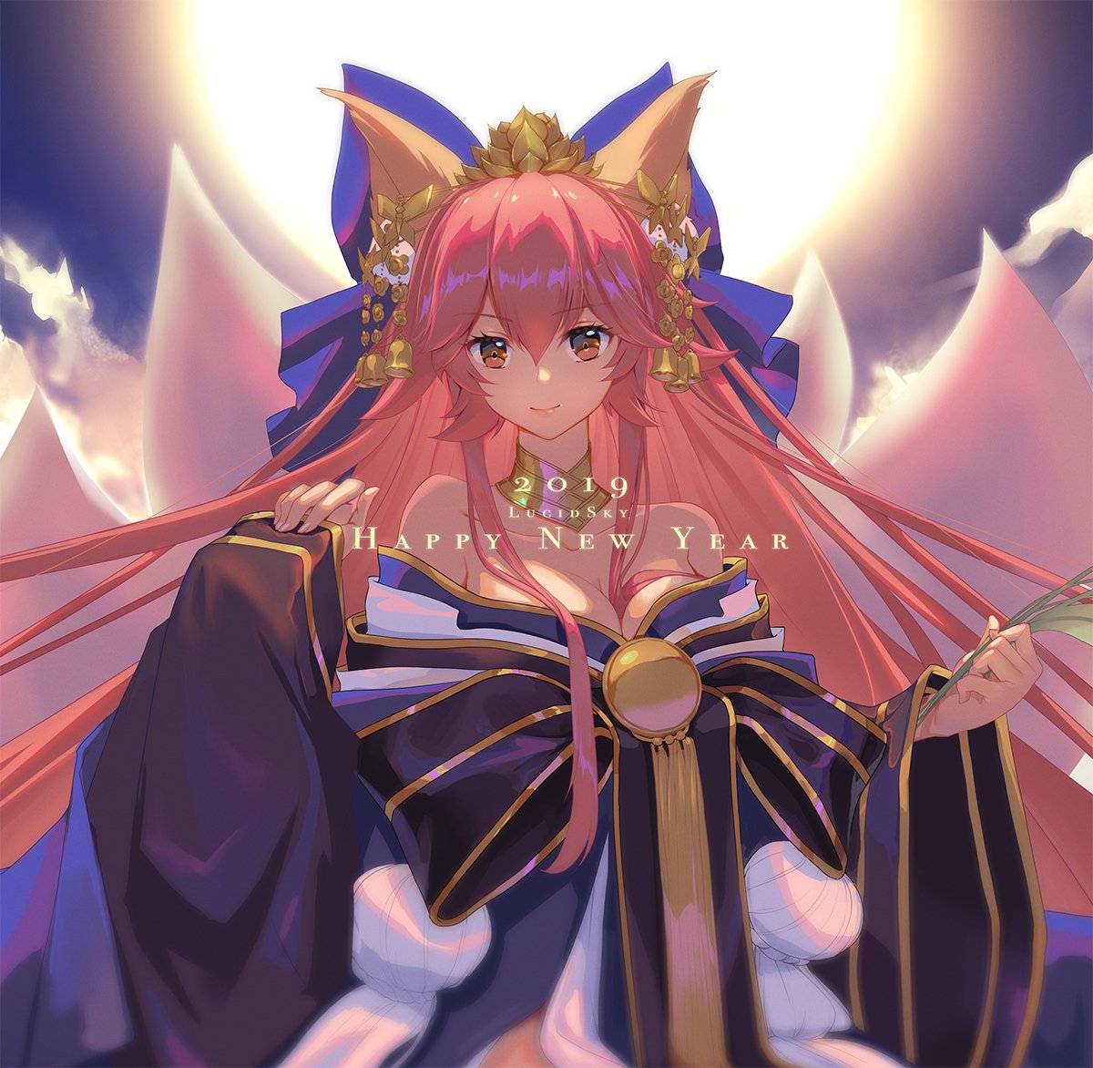 animal_ear_fluff animal_ears bare_shoulders blue_kimono breasts cleavage closed_mouth commentary ears_through_headwear english_commentary eyebrows_visible_through_hair fate/grand_order fate_(series) fox_ears fox_girl hair_between_eyes hair_ornament happy_new_year japanese_clothes kimono large_breasts long_hair new_year off_shoulder orange_hair smile sun tamamo_(fate)_(all) tamamo_no_mae_(fate) very_long_hair wide_sleeves yellow_eyes yume_ou