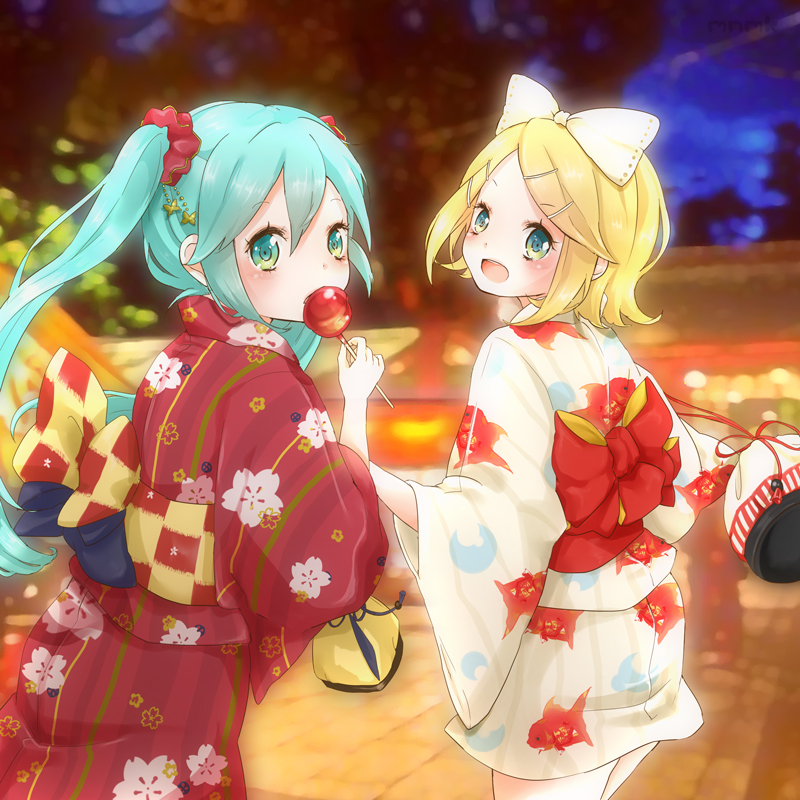 aqua_eyes aqua_hair bad_id bad_pixiv_id blonde_hair candy_apple eating food hatsune_miku japanese_clothes kagamine_rin kimono long_hair looking_at_viewer looking_back mnmktn multiple_girls night open_mouth outdoors short_hair smile twintails vocaloid yukata