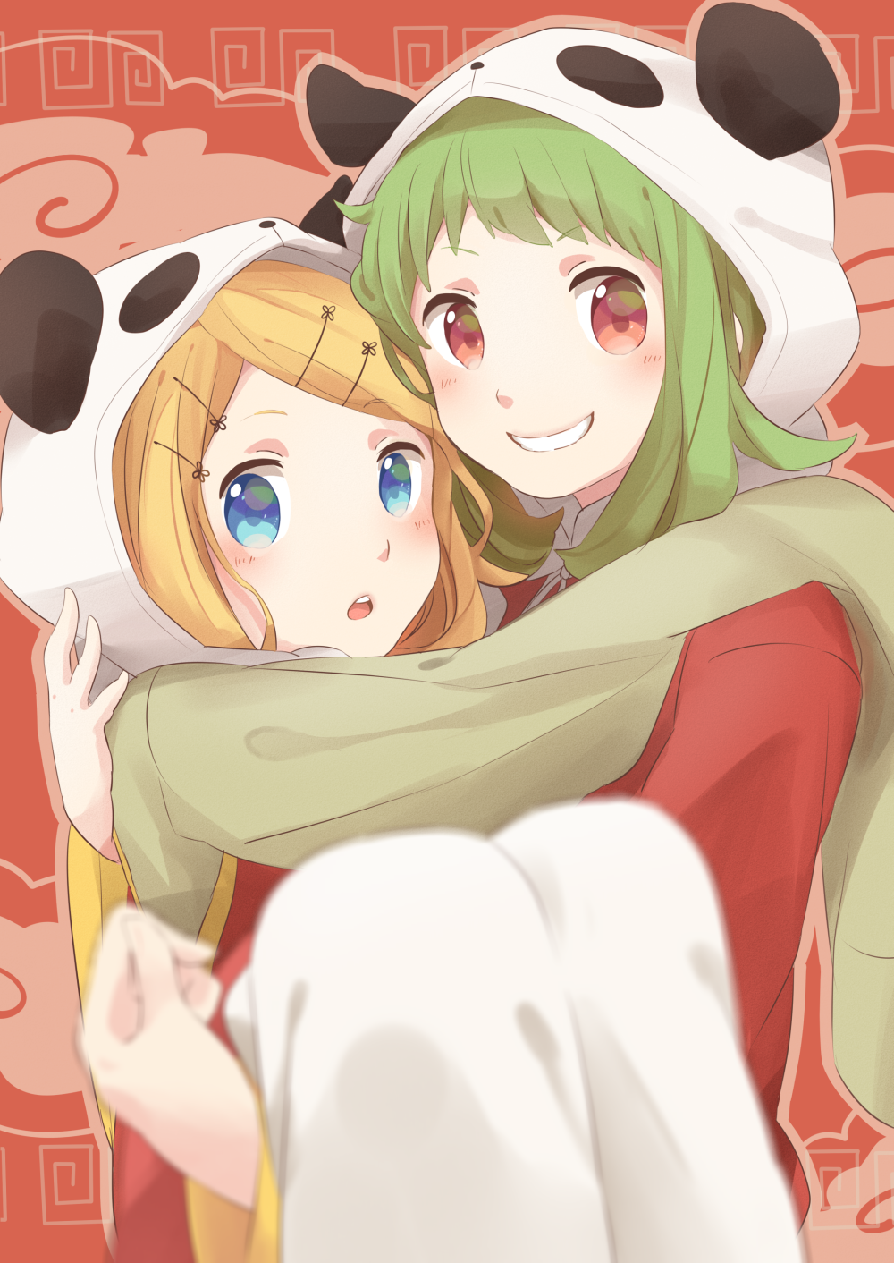 animal_hat aqua_eyes blonde_hair blush carrying chinese_clothes green_hair gumi hair_ornament hairclip hat highres kagamine_rin kana_(okitasougo222) looking_at_viewer multiple_girls open_mouth panda_hat princess_carry red_eyes short_hair smile vocaloid yie_ar_fan_club_(vocaloid)