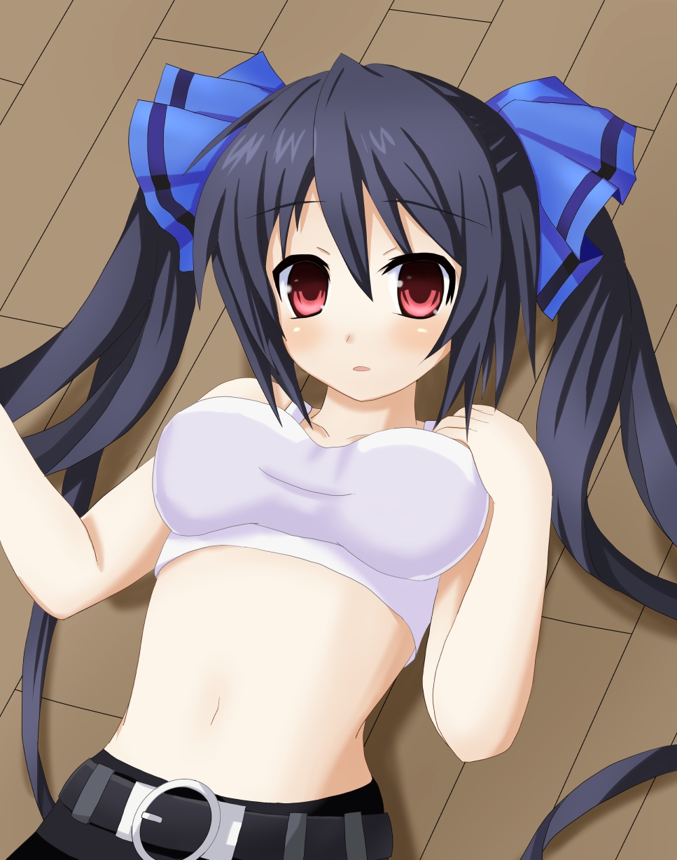 belt black_hair blush bow breasts d: embarrassed hair_bow hair_ornament highres kami_jigen_game_neptune_v long_hair looking_at_viewer midriff navel neptune_(series) noire open_mouth red_eyes sarvuant solo tank_top twintails very_long_hair