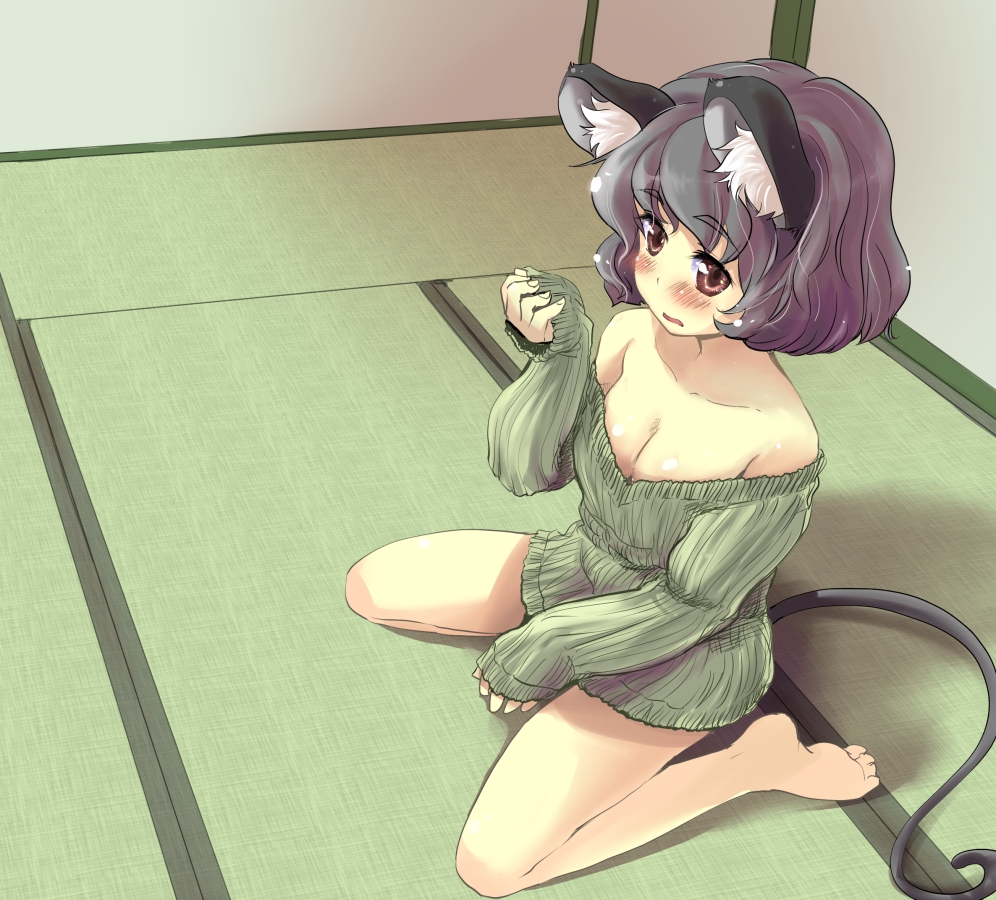 animal_ears bad_id bad_pixiv_id bare_shoulders barefoot blush bottomless breasts cleavage collarbone green_shirt grey_hair medium_breasts mouse_ears mouse_tail naked_sweater nazrin nise_nanatsura no_pants red_eyes ribbed_sweater shirt short_hair sitting solo sweater tail tatami touhou wariza