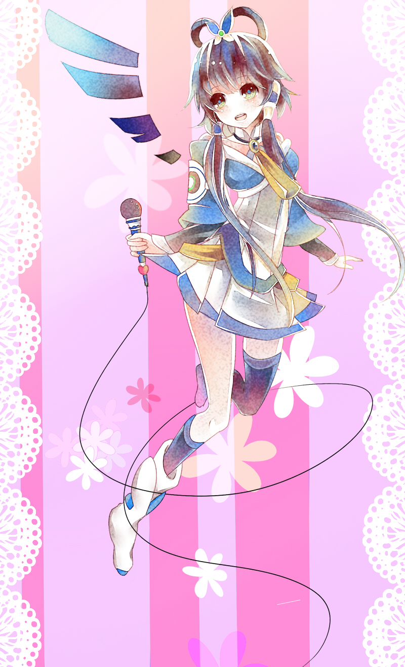 :d bad_id bad_pixiv_id blue_eyes braid brown_hair cable floral_background floral_print hair_rings highres long_hair luo_tianyi microphone open_mouth pink_background sidelocks simple_background single_braid smile solo thighhighs very_long_hair vocaloid vocanese xiao_guiling zettai_ryouiki