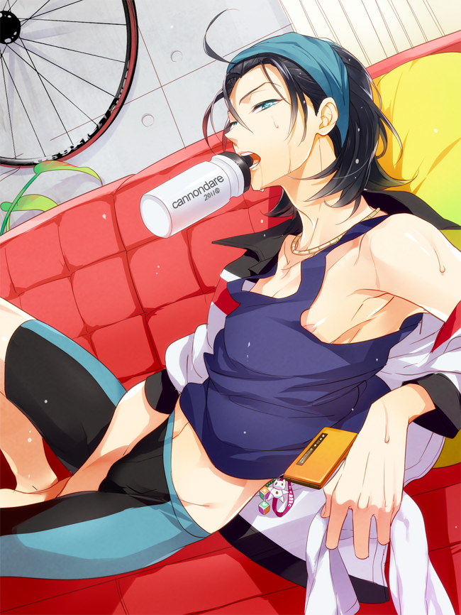 arm_support bicycle bike_shorts black_hair blue_eyes bottle cellphone cellphone_charm couch groin ground_vehicle headband jacket jewelry looking_at_viewer lying male_focus matsuo_shin mouth_hold necklace nipple_slip nipples on_back phone plant sleeveless solo sweat tank_top teeth toudou_jinpachi water_bottle wet yowamushi_pedal
