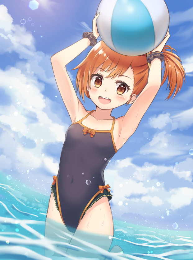 :d armpits arms_up ball bangs bare_arms beachball bikini black_bikini black_scrunchie blue_sky blush breasts brown_hair cloud cloudy_sky collarbone covered_navel dargo day hodaka_misogi holding leg_up looking_at_viewer ocean one-piece_swimsuit open_mouth orange_hair outdoors princess_connect! princess_connect!_re:dive scrunchie short_hair side_ponytail sky small_breasts smile solo swimsuit upper_teeth wading water wrist_scrunchie