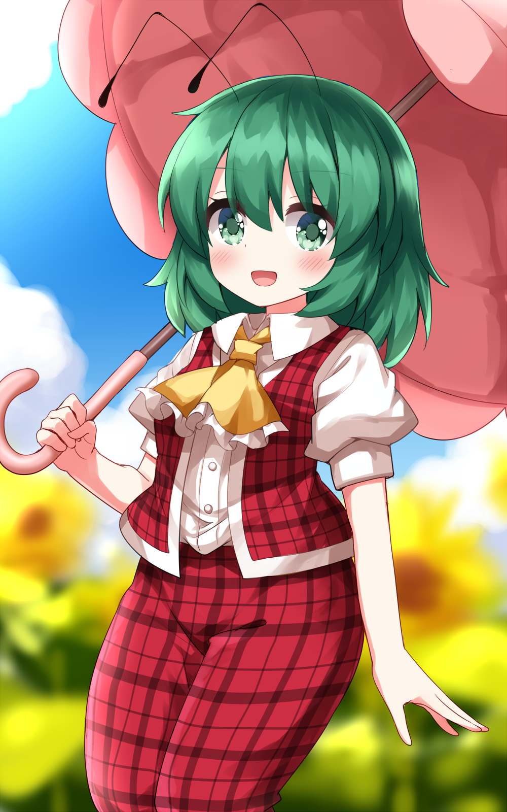 1girl antennae ascot blurry blush collared_shirt commentary_request cosplay depth_of_field field flower flower_field green_eyes green_hair highres holding holding_umbrella kazami_yuuka kazami_yuuka_(cosplay) kazami_yuuka_(pc-98) long_hair looking_at_viewer open_clothes open_mouth open_vest pants parasol plaid plaid_pants plaid_vest puffy_short_sleeves puffy_sleeves red_pants red_vest ruu_(tksymkw) shirt short_sleeves skirt skirt_set smile solo sunflower sunflower_field touhou touhou_(pc-98) umbrella vest white_shirt wriggle_nightbug yellow_ascot