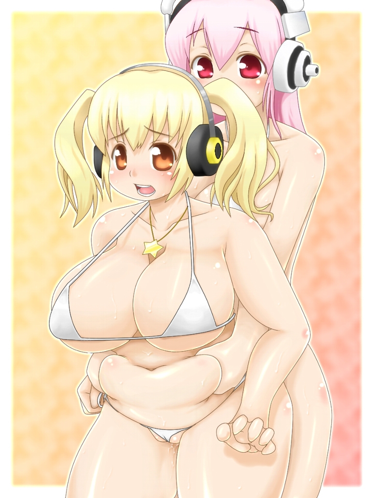 belly_grab bikini blonde_hair blush breasts cleavage fat grabbing grabbing_from_behind headphones huge_breasts kalpha780710 long_hair looking_at_viewer multiple_girls navel nitroplus open_mouth orange_eyes pink_hair plump red_eyes short_hair size_difference skindentation super_pochaco super_sonico swimsuit twintails white_bikini