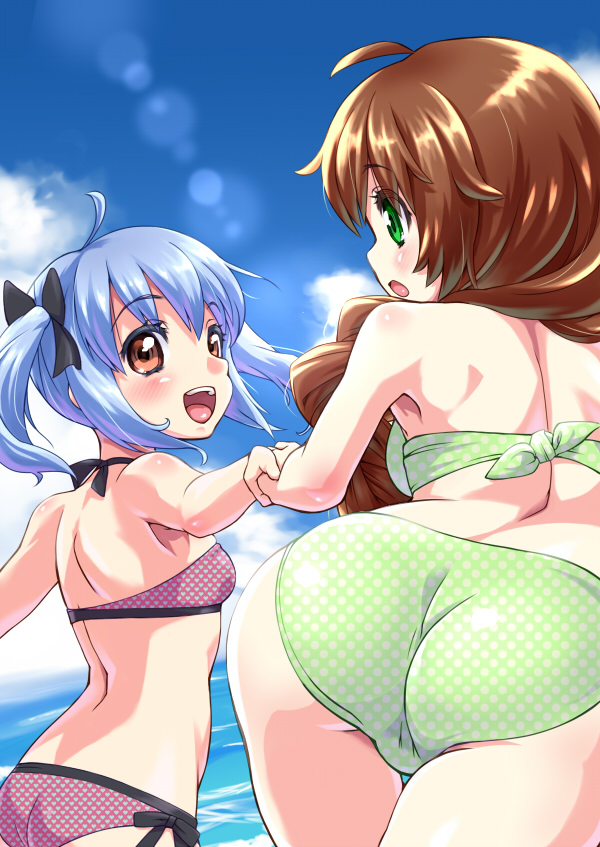 ass beach bikini blue_hair blush brown_eyes brown_hair cloud day from_behind green_bikini green_eyes hair_ribbon lens_flare long_hair looking_back multiple_girls ocean open_mouth original outdoors polka_dot polka_dot_bikini polka_dot_swimsuit red_bikini ribbon senzoc short_hair short_twintails side-tie_bikini sky smile standing swimsuit thigh_gap twintails