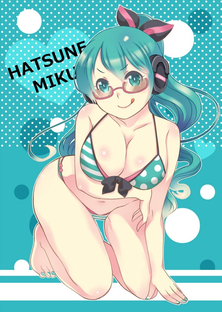 :q alternate_hairstyle bad_id bad_pixiv_id benoyama bikini breasts cleavage green_eyes green_hair hatsune_miku headphones headset large_breasts long_hair ponytail solo sunglasses swimsuit tongue tongue_out vocaloid