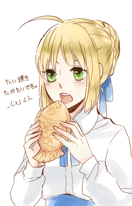 75 ahoge artoria_pendragon_(all) blonde_hair casual eating fate/stay_night fate_(series) food green_eyes saber solo wagashi