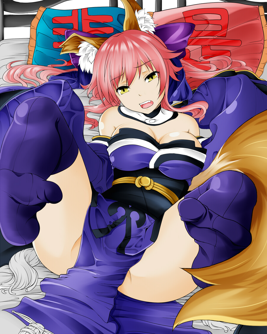 animal_ears bad_id bad_pixiv_id blue_legwear bow breasts detached_sleeves fate/extra fate_(series) feet fox_ears fox_tail hair_bow ho-mei japanese_clothes large_breasts no_shoes pillow pink_hair pov_feet spread_legs tabi tail tamamo_(fate)_(all) tamamo_no_mae_(fate) thighhighs yellow_eyes