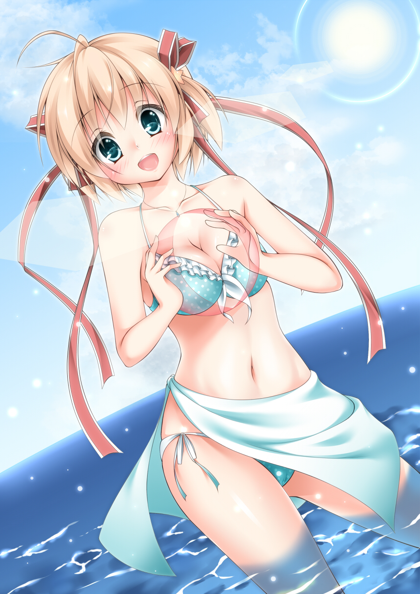 :d ahoge aqua_sarong bad_id bad_pixiv_id ball beachball bikini blonde_hair blush breasts cameltoe cleavage cloud day dutch_angle frilled_bikini frills front-tie_top green_eyes highres jewelry kamikita_komari lens_flare little_busters! medium_breasts narukami_ginryuu navel ocean open_mouth pendant polka_dot polka_dot_bikini polka_dot_swimsuit ribbon sarong shiny shiny_skin short_hair side-tie_bikini skindentation sky smile solo sun swimsuit twintails wading water