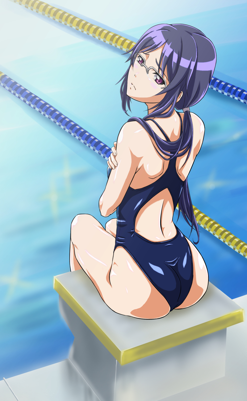 black_hair competition_swimsuit glasses highres long_hair looking_back loveemon muroto_aki one-piece_swimsuit photokano poolside sitting swimsuit