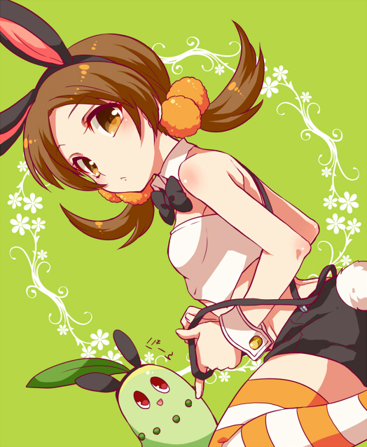 animal_ears bare_shoulders bow bowtie brown_eyes brown_hair bunny_ears bunny_tail bunnysuit chikorita detached_collar gen_2_pokemon green_background hair_bobbles hair_ornament irouha kotone_(pokemon) looking_at_viewer midriff pokemon pokemon_(creature) pokemon_(game) pokemon_hgss solo_focus striped striped_legwear suspenders tail thighhighs twintails wrist_cuffs