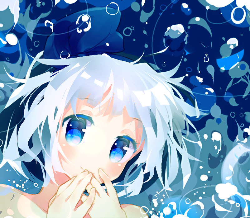 blue_eyes blush bubble hair_ribbon hairband hand_to_own_mouth headband konpaku_youmu looking_at_viewer namie-kun ribbon short_hair smile solo touhou underwater water white_hair