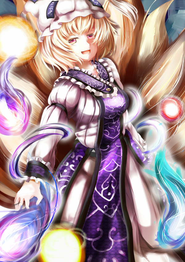 animal_ears blonde_hair fox_ears fox_tail hat hitodama red_eyes short_hair solo tabard tail touhou umagenzin yakumo_ran