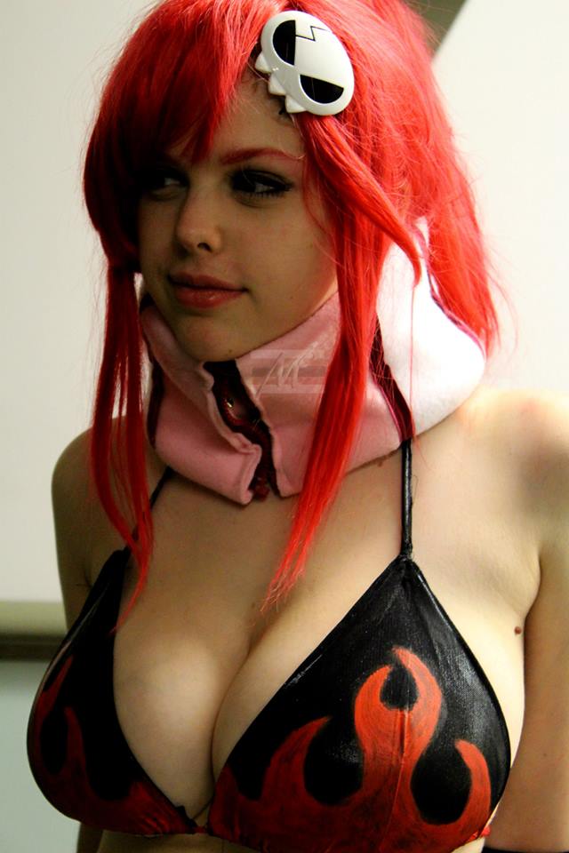bikini_top breasts cosplay flaming-goddess large_breasts photo red_hair tengen_toppa_gurren_lagann yoko_littner yoko_littner_(cosplay)