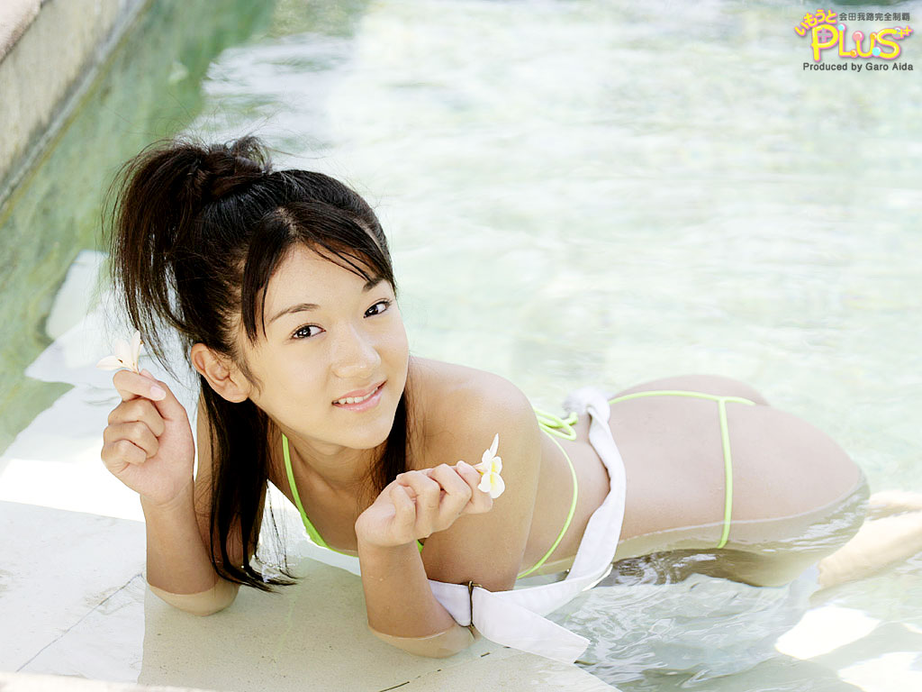 10 anna anna_oonishi_10_years asian asian_girl bikini black_hair green oonishi photo pin years