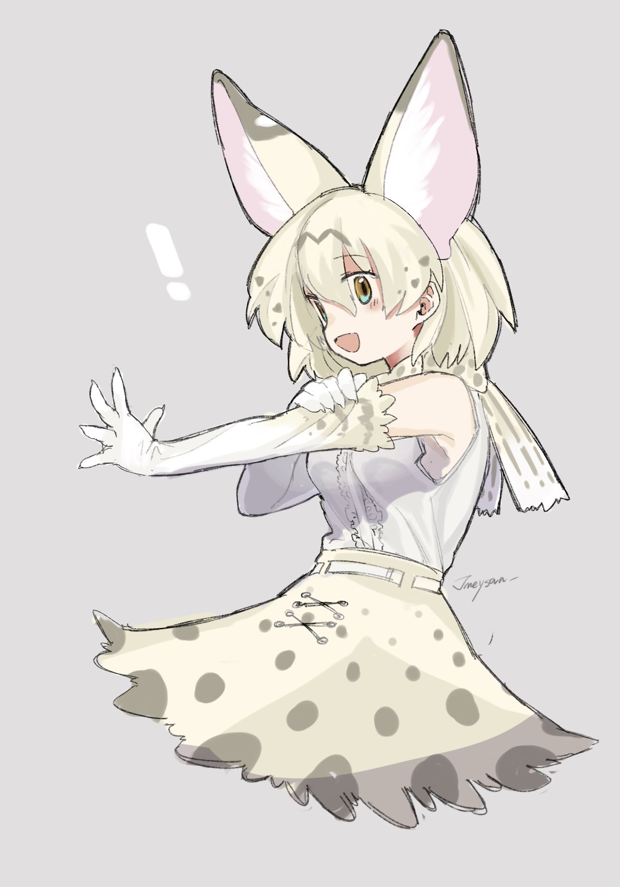 ! 1girl animal_ears bad_id bad_twitter_id blonde_hair commentary_request cowboy_shot cropped_legs elbow_gloves extra_ears gloves grey_background hair_between_eyes hand_on_own_arm high-waist_skirt highres inactive_account jmeysan kemono_friends open_mouth outstretched_arm serval_(kemono_friends) serval_print shirt short_hair simple_background skirt sleeveless sleeveless_shirt smile solo standing white_gloves white_shirt