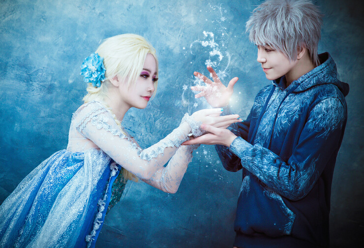 1boy 1girl cosplay crossover elsa_(frozen) frozen_(disney) jack_frost_(rise_of_the_guardians) photo rise_of_the_guardians white_hair