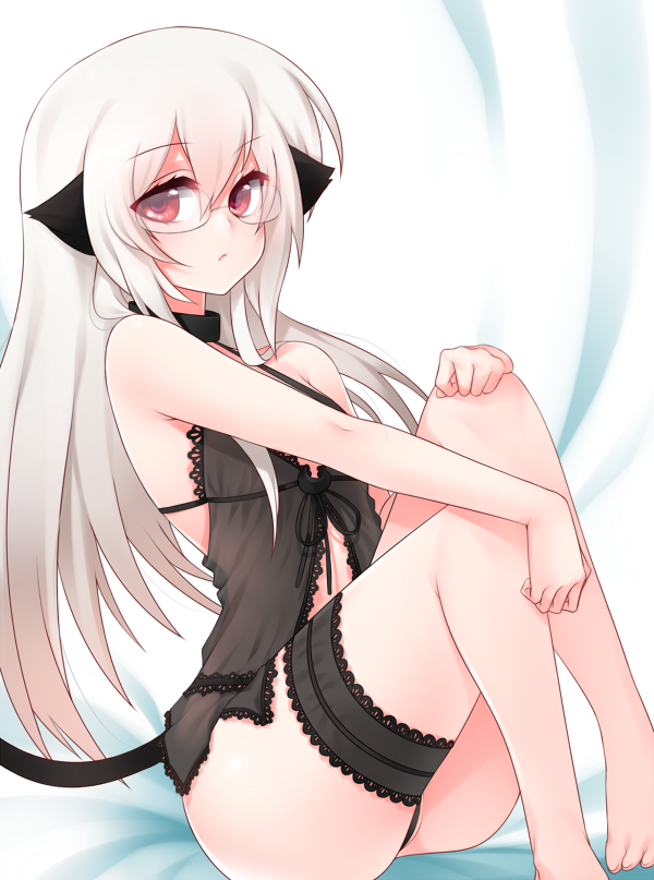 bad_id bad_pixiv_id bare_shoulders barefoot fuya_(tempupupu) glasses long_hair looking_at_viewer original red_eyes solo tail thighs white_hair