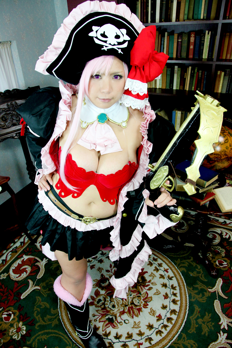 1girl bow_(weapon) breasts captain_liliana captain_liliana_(cosplay) chouzuki_maryou cosplay crossbow hat highres large_breasts photo pink_hair pirate pirate_hat plump purple_eyes queen's_blade queen's_blade queen's_blade_rebellion weapon