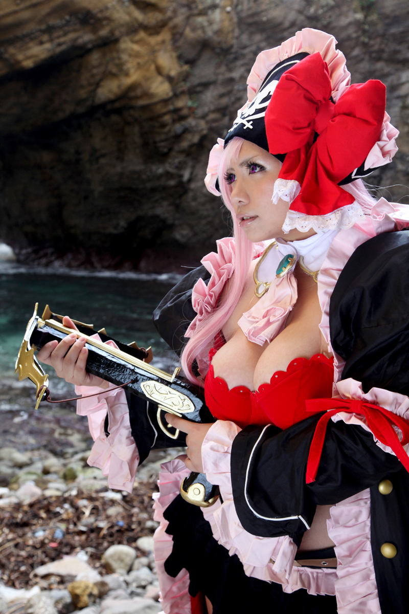 1girl bow_(weapon) breasts captain_liliana captain_liliana_(cosplay) chouzuki_maryou cosplay crossbow hat highres large_breasts photo pink_hair pirate pirate_hat plump purple_eyes queen's_blade queen's_blade queen's_blade_rebellion weapon