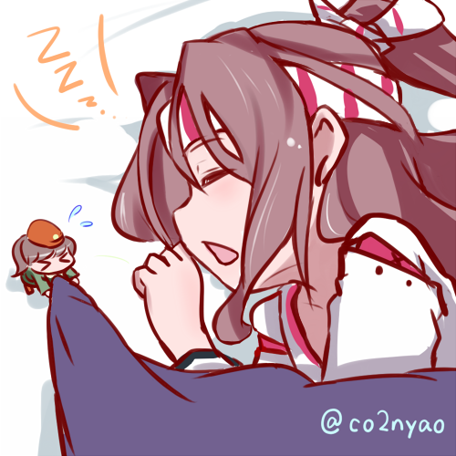 &gt;_&lt; blanket brown_hair closed_eyes coco3186 fairy_(kantai_collection) flying_sweatdrops hachimaki headband kantai_collection long_hair lowres minigirl multiple_girls open_mouth sleeping suisei_(kantai_collection) twitter_username upper_body zuihou_(kantai_collection)