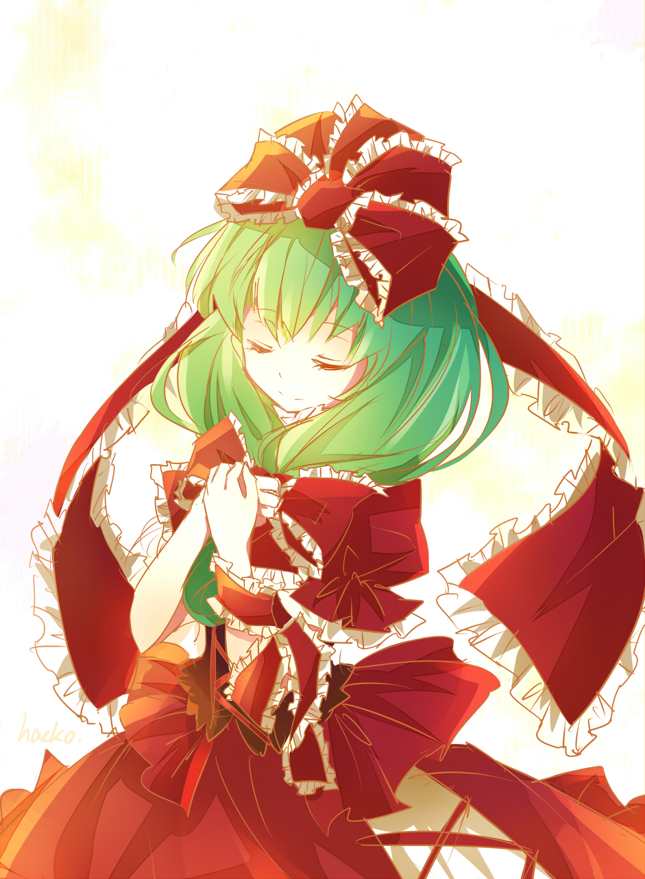 artist_name bow closed_eyes dress frilled_ribbon frills front_ponytail gradient gradient_background green_hair hacko hair_ribbon hands_on_own_chest hands_together highres kagiyama_hina layered_dress long_hair puffy_short_sleeves puffy_sleeves ribbon short_sleeves simple_background smile solo touhou wrist_ribbon