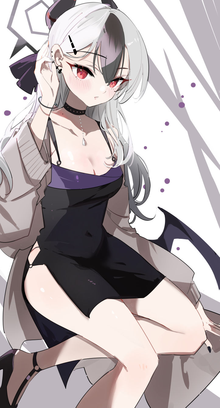 1girl black_choker black_dress black_hair black_horns black_wings blue_archive blush breasts choker cleavage closed_mouth collarbone demon_horns demon_wings dress grey_hair grey_jacket highres horns jacket kayoko_(blue_archive) kayoko_(dress)_(blue_archive) long_hair long_sleeves multicolored_hair official_alternate_costume open_clothes open_jacket red_eyes shadowsinking single_wing small_breasts solo wings