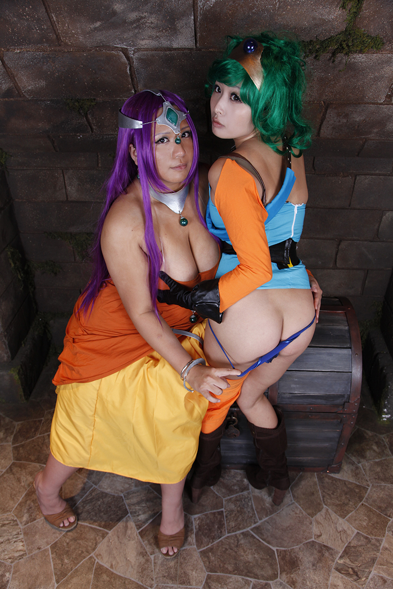 2girls asian ass breasts brown_eyes cameltoe chouzuki_maryou cosplay dragon_quest dragon_quest_iv green_hair large_breasts minea minea_(cosplay) multiple_girls photo plump purple_hair square_enix