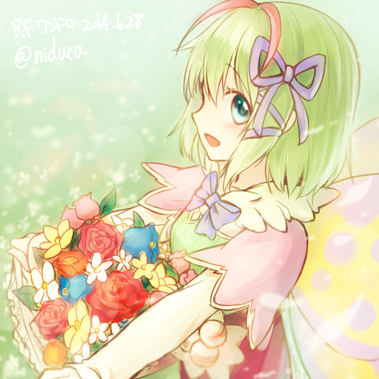 :d antennae aqua_eyes blue_bow bouquet bow butterfly_wings capelet flower green_background green_hair hair_bow hair_ribbon kohaku_(rune_factory) long_sleeves looking_at_viewer niduca_(hio_touge) open_mouth purple_ribbon ribbon rose rune_factory rune_factory_4 short_hair smile solo tulip twitter_username upper_body wings