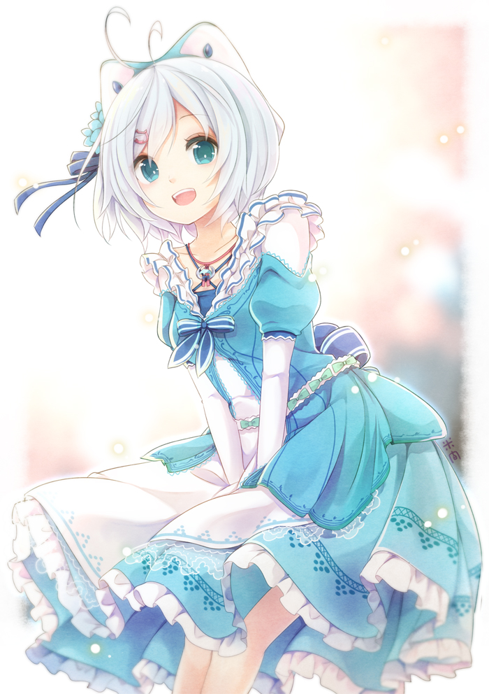 1girl :d antenna_hair blue_bow blue_dress blue_eyes blue_flower blurry blurry_background bow breasts collarbone commentary_request dennou_shoujo_youtuber_shiro depth_of_field dress flower frilled_dress frills hair_bow hair_flower hair_ornament leaning_forward long_sleeves looking_at_viewer open_mouth puffy_short_sleeves puffy_sleeves shiro_(dennou_shoujo_youtuber_shiro) short_hair short_over_long_sleeves short_sleeves silver_hair small_breasts smile solo virtual_youtuber yonema