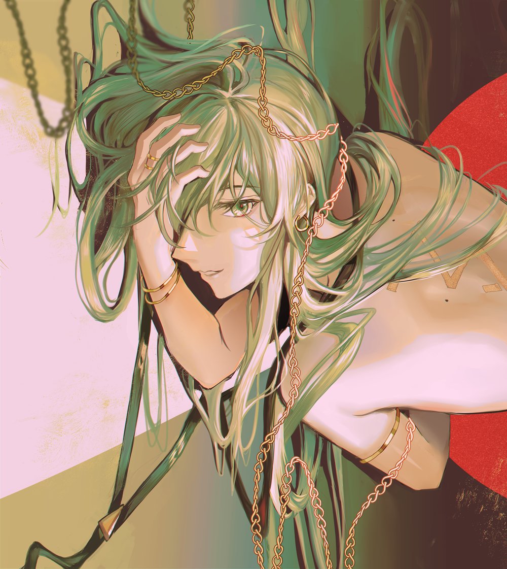 1boy armlet bishounen cangchen chain commentary_request enkidu_(fate) eyelashes fate/grand_order fate_(series) gold_bracelet gold_chain green_background green_eyes green_hair hair_over_one_eye hand_on_own_head long_hair looking_at_viewer male_focus mole mole_on_back parted_lips simple_background smile solo stitched_back teeth topless_male upper_body very_long_hair