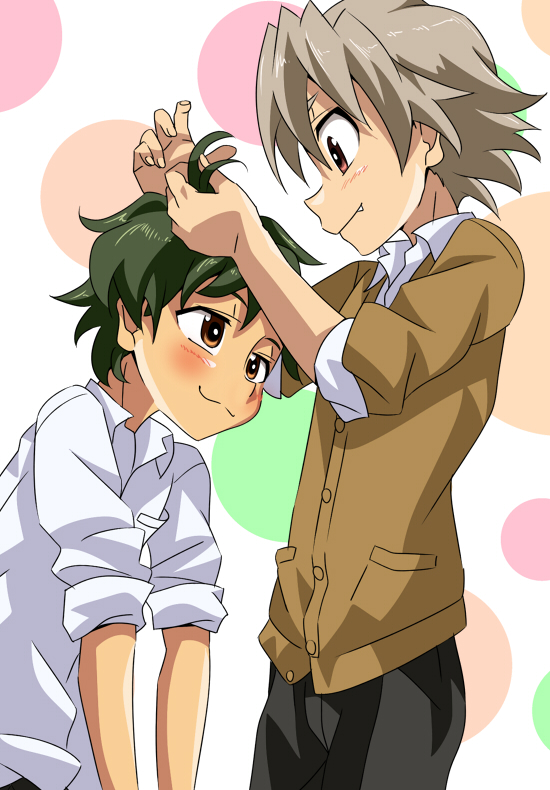 2boys :3 blush green_hair grey_hair kiriya_gymno male_focus multiple_boys nekoyama_saburo okumura_shintarou school_boys! shota simple_background smile