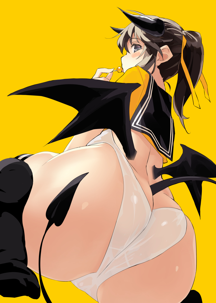 1girl ass back bangs blush butt_crack candy commentary demon_girl demon_horns demon_tail demon_wings eyebrows_visible_through_hair food grey_eyes grey_hair hair_ribbon highres holding holding_food horns kekemotsu leotard lollipop looking_at_viewer looking_back medium_hair open_mouth original ponytail ribbon simple_background solo tail tongue tongue_out white_leotard wings yellow_background yellow_ribbon