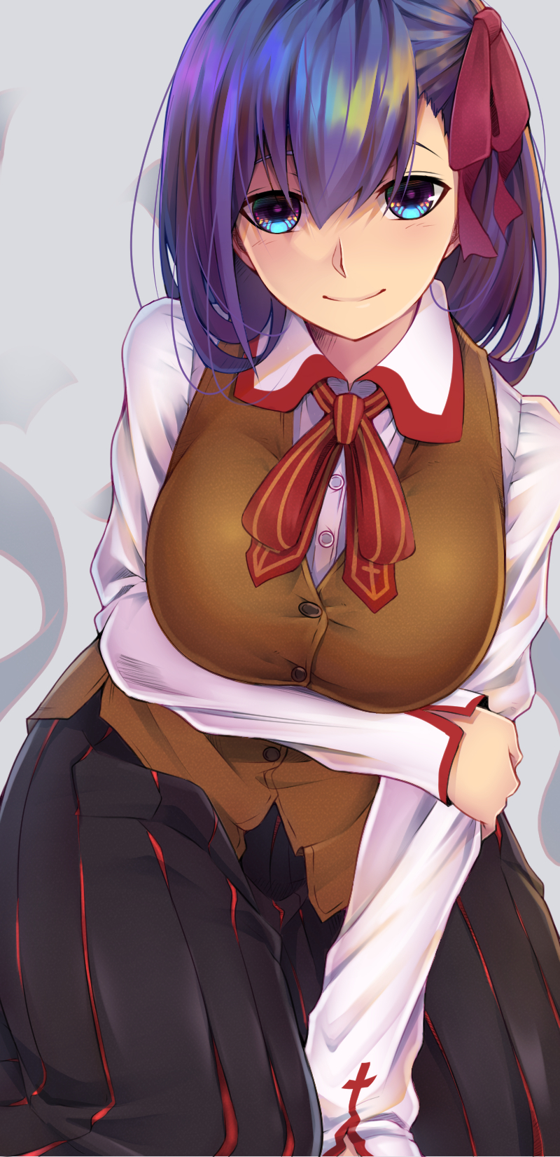 1girl black_skirt blue_eyes breasts closed_mouth commentary_request fate/stay_night fate_(series) grey_background hair_between_eyes hair_ribbon highres large_breasts long_hair long_sleeves looking_at_viewer matou_sakura purple_hair red_ribbon ribbon school_uniform short_hair shunga_(shun608) skirt smile solo