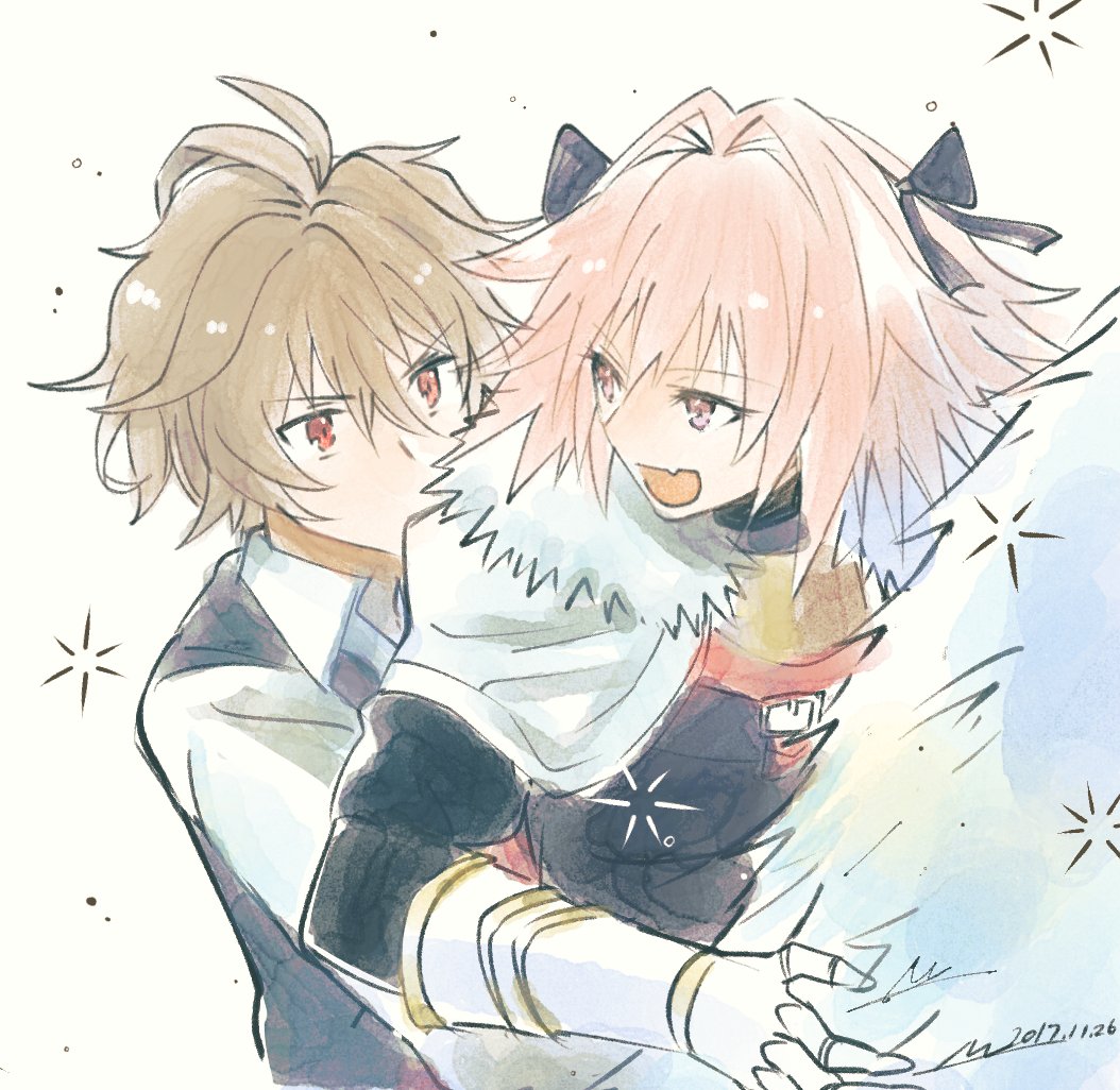 ahoge armor armored_dress astolfo_(fate) bangs black_ribbon brown_hair cape cloak commentary eyebrows_visible_through_hair fang fate/apocrypha fate_(series) fur_trim gauntlets hair_ornament hair_ribbon hippogriff hug hug_from_behind long_sleeves looking_at_another looking_back male_focus multicolored_hair multiple_boys nu_(dndnknkn) otoko_no_ko pink_eyes pink_hair red_eyes ribbon shirt short_hair sieg_(fate/apocrypha) two-tone_hair waistcoat white_cape white_cloak white_shirt yaoi