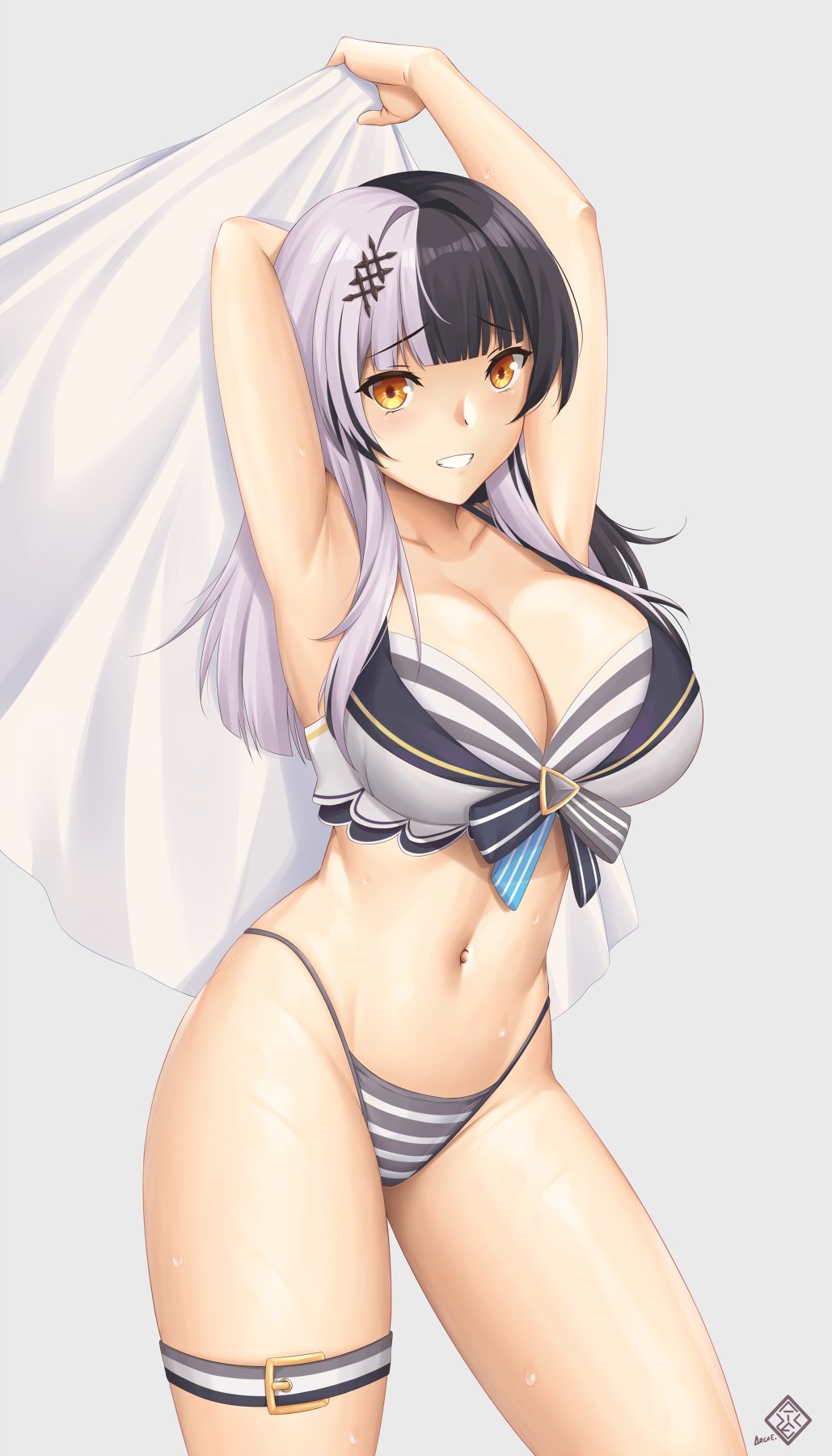 1girl arcie_albano armpits artist_logo bikini black_bikini black_hair blush breasts cleavage cowboy_shot english_commentary grey_background grin hair_between_eyes highres holding hololive hololive_english hololive_summer_2023_swimsuit large_breasts long_hair midriff_peek multicolored_bikini multicolored_clothes multicolored_hair navel official_alternate_costume shiori_novella simple_background smile solo split-color_hair streaked_hair swimsuit thigh_strap very_long_hair white_bikini white_hair wristband yellow_eyes