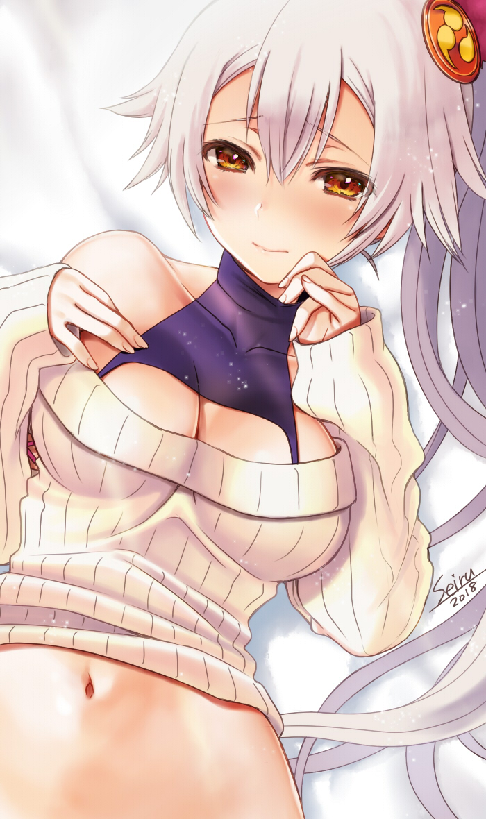 alternate_costume artist_name bare_shoulders bed_sheet blush breasts closed_mouth collarbone fate/grand_order fate_(series) fingernails hair_between_eyes hair_ornament hijiri_ruka long_fingernails long_hair looking_at_viewer lying medium_breasts navel off-shoulder_sweater on_back orange_eyes ponytail silver_hair sleeves_past_wrists sweater tomoe_gozen_(fate/grand_order) valentine white_hair white_sweater yellow_eyes