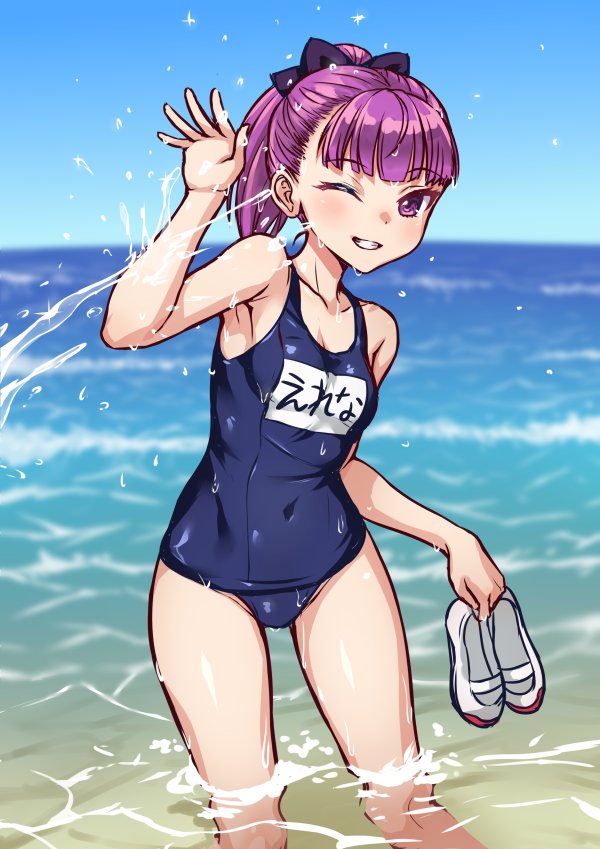 arm_up armpits bangs black_bow blue_sky blue_swimsuit blunt_bangs blurry blush bow breasts character_name clothes_writing collarbone commentary_request covered_navel cowboy_shot day depth_of_field eyebrows_visible_through_hair fate/grand_order fate_(series) gradient gradient_sky grin hair_bow hand_up helena_blavatsky_(fate/grand_order) helena_blavatsky_(swimsuit_archer)_(fate) high_ponytail hips holding holding_shoes leaning_to_the_side looking_at_viewer medium_hair name_tag ocean old_school_swimsuit one-piece_swimsuit one_eye_closed outdoors ponytail purple_eyes purple_hair school_swimsuit shoes shoes_removed sky small_breasts smile solo squirting standing swimsuit tanaka_gorbachev thighs uwabaki wading water wet white_footwear