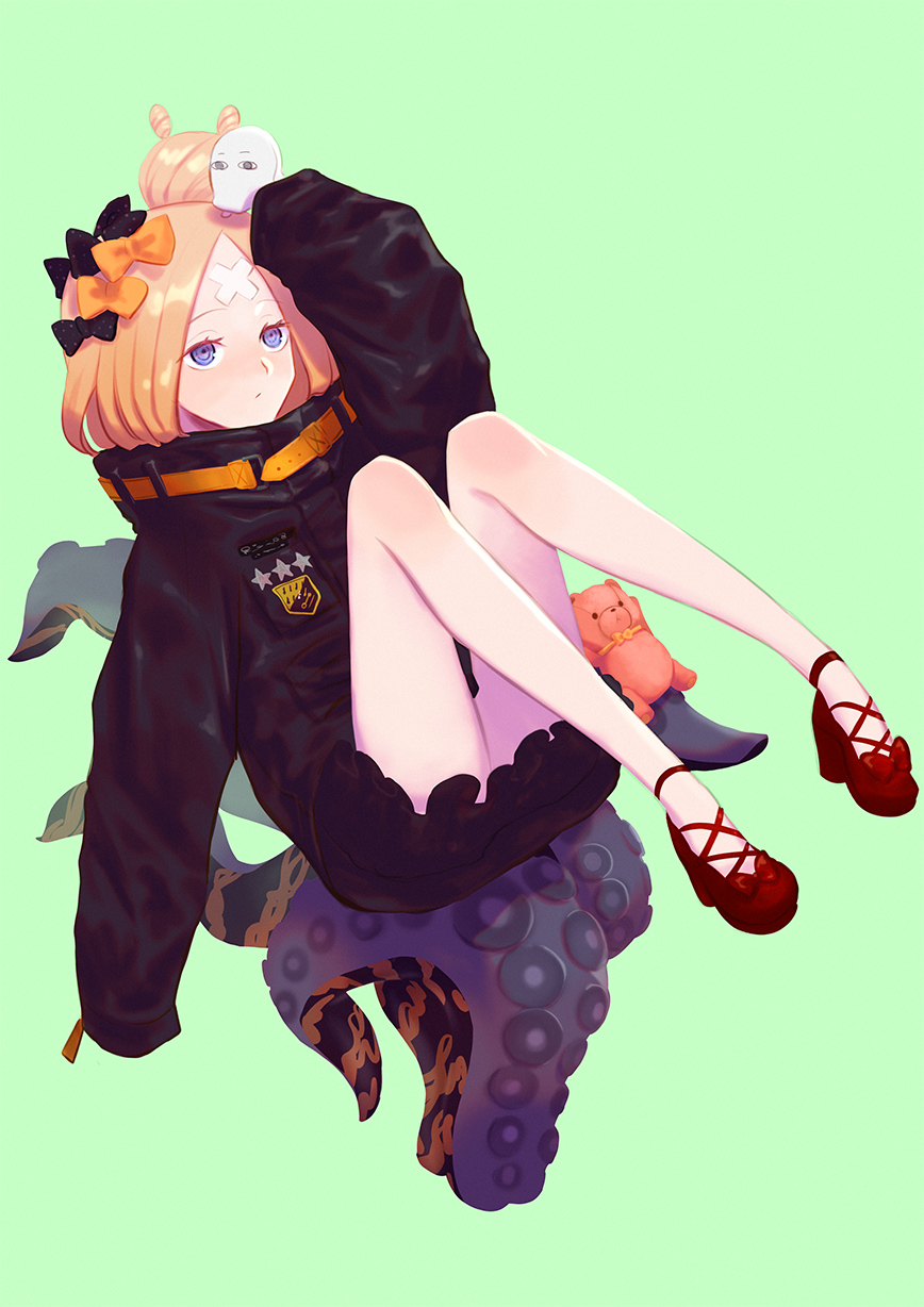 abigail_williams_(fate/grand_order) arm_up bangs black_bow black_jacket blonde_hair blue_eyes blush bow closed_mouth commentary_request fate/grand_order fate_(series) green_background hair_bow hair_bun heroic_spirit_traveling_outfit high_heels highres jacket long_hair long_sleeves looking_away medjed mootie orange_bow parted_bangs polka_dot polka_dot_bow red_bow red_footwear shoes simple_background sleeves_past_fingers sleeves_past_wrists solo stuffed_animal stuffed_toy suction_cups teddy_bear tentacles