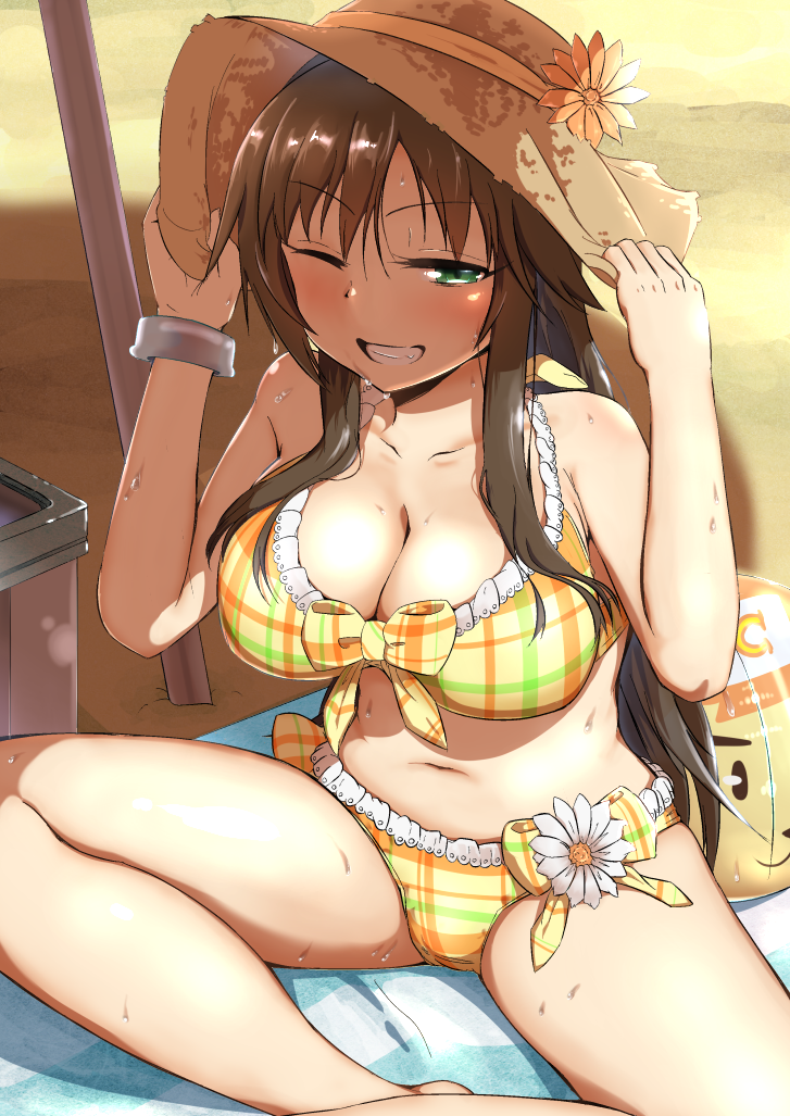 bare_shoulders beach bikini blush breasts brown_hair cleavage collarbone commentary_request day flower green_eyes grin hat himekawa_yuki idolmaster idolmaster_cinderella_girls kapa_(kappa_yousai) long_hair looking_at_viewer navel one_eye_closed parasol plaid plaid_bikini shadow sitting smile solo spread_legs straw_hat sun_hat swimsuit towel umbrella wet