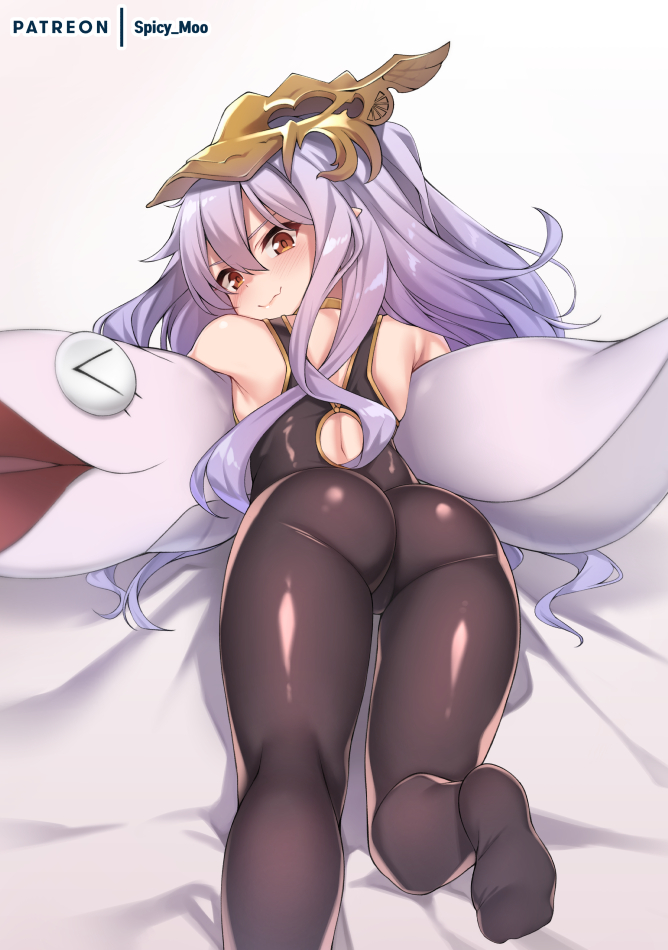 1girl ass bangs bare_shoulders bed_sheet blush bodysuit elbow_gloves from_behind gloves granblue_fantasy hair_between_eyes headpiece lavender_hair long_hair looking_at_viewer lying medusa_(shingeki_no_bahamut) nose_blush on_bed on_stomach patreon_logo pillow pointy_ears red_eyes shingeki_no_bahamut shiny shiny_clothes smile soles solo spicy_moo very_long_hair wavy_mouth
