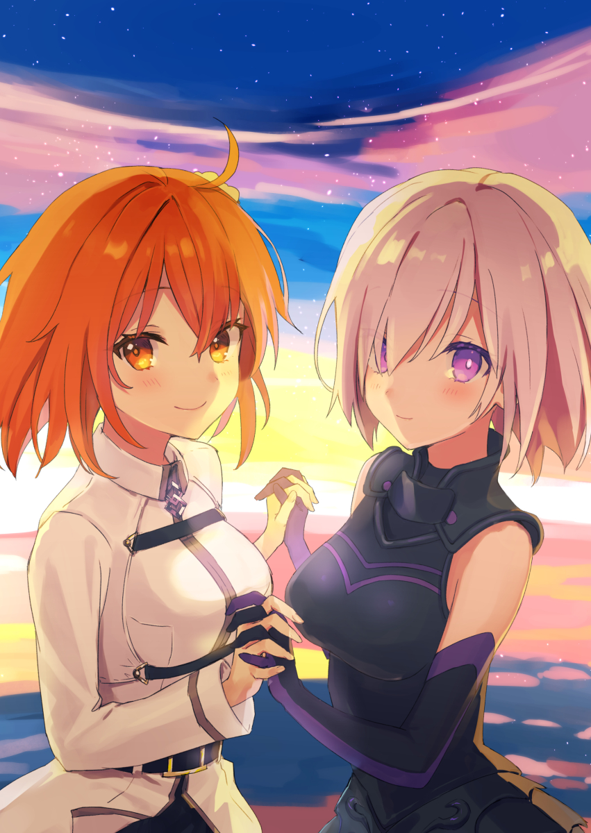 2girls ahoge armor bangs bare_shoulders belt black_gloves blush breasts chaldea_uniform closed_mouth collared_shirt elbow_gloves fate/grand_order fate_(series) fujimaru_ritsuka_(female) gloves hair_ornament hair_over_one_eye hand_holding highres interlocked_fingers lavender_hair long_sleeves looking_at_viewer mash_kyrielight medium_breasts multiple_girls orange_eyes orange_hair outdoors purple_eyes rimo shirt short_hair sleeveless smile standing sunlight sunset upper_body white_shirt