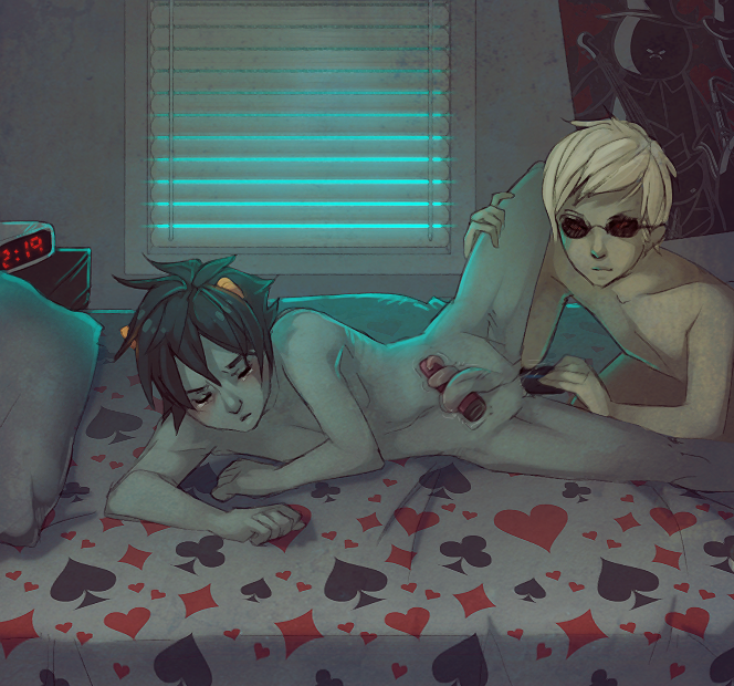 2boys alien bespectacled blonde_hair dave_strider glasses grey_skin heart homestuck horns interspecies karkat_vantas male_focus multiple_boys prehensile_penis red_eyes sunglasses tentabulge troll_(homestuck) vibrator yaoi