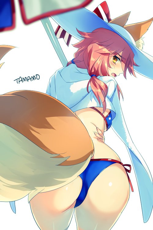 1girl animal_ear_fluff animal_ears ass beach_umbrella bikini blue_bikini blush breasts cleavage echo_(circa) fate/grand_order fate_(series) fox_ears fox_girl fox_tail hat large_breasts long_hair looking_at_viewer looking_back open_mouth pink_hair sidelocks solo sun_hat swimsuit tail tamamo_(fate) tamamo_no_mae_(swimsuit_lancer)_(fate) tamamo_no_mae_(swimsuit_lancer)_(second_ascension)_(fate) thighs towel towel_around_neck umbrella white_hat yellow_eyes