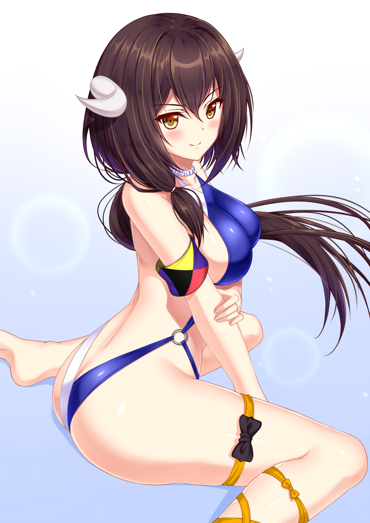 1girl azur_lane blue_background blue_swimsuit blush breasts brown_hair gradient gradient_background hand_on_own_arm horns large_breasts long_hair looking_at_viewer mikasa_(azur_lane) one-piece_swimsuit ponytail shibata_rai sideboob sidelocks sitting smile solo swimsuit thigh_strap two-tone_swimsuit wariza white_background white_swimsuit yellow_eyes z-flag