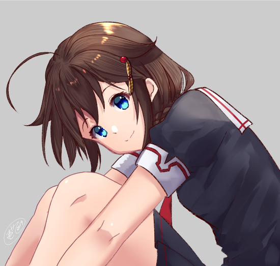 1girl ahoge black_serafuku black_shirt black_skirt blue_eyes brown_hair closed_mouth from_side grey_background hair_ornament hairpin ittokyu kantai_collection looking_at_viewer miniskirt neckerchief pleated_skirt red_neckwear sailor_collar school_uniform serafuku shigure_(kantai_collection) shiny shiny_hair shirt short_hair short_sleeves simple_background sitting skirt smile solo white_sailor_collar
