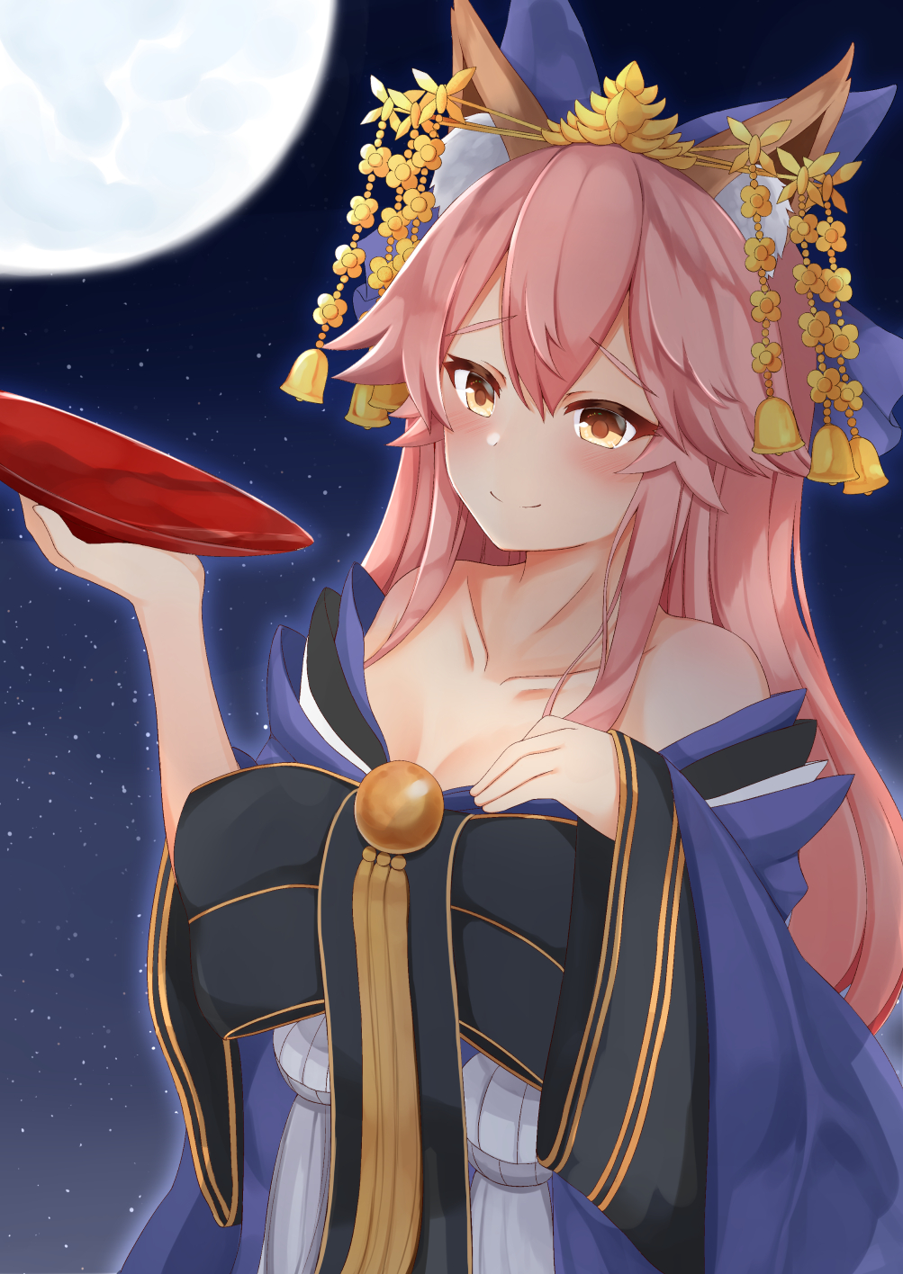 1girl animal_ear_fluff animal_ears bangs blue_bow blue_kimono blush bow brown_eyes closed_mouth commentary_request cup detached_sleeves eyebrows_visible_through_hair fate/grand_order fate_(series) fox_ears full_moon hair_between_eyes hair_bow hands_up head_tilt highres holding japanese_clothes kimono long_hair long_sleeves moon night night_sky noa_(letizia) outdoors pink_hair sakazuki sky sleeves_past_wrists smile solo star_(sky) starry_sky strapless tamamo_(fate)_(all) tamamo_no_mae_(fate) upper_body very_long_hair wide_sleeves